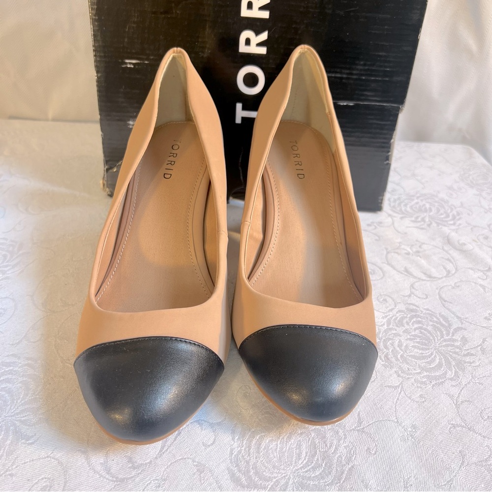 Torrid Tan and Black Women's Heels - Picture 2 of 9